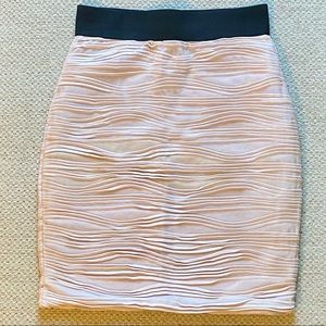NWT H&M Textured Rose Bodycon Mini Skirt - XS